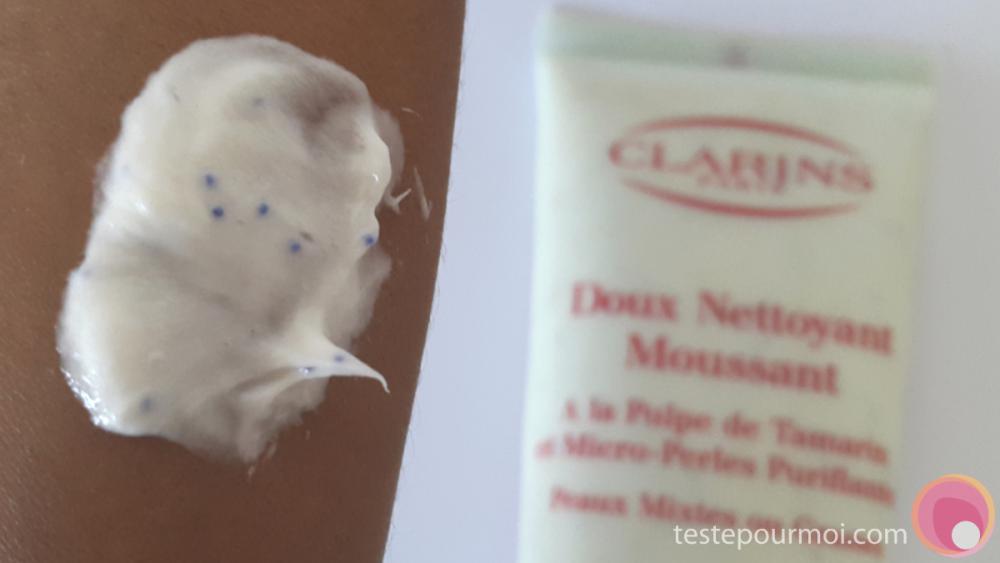 avis-doux-nettoyant-moussant-clarins.jpg