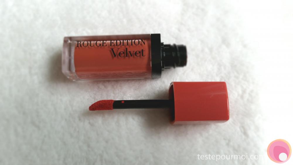 bourjois-rouge-edition-velvet-peach-club