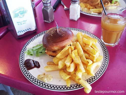 Pause déjeuner au Tommy's Diner-Café de Sainte-Marie